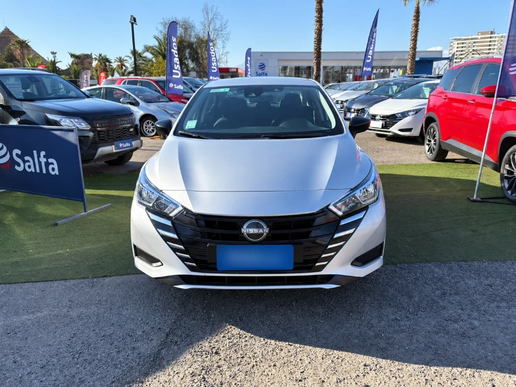 Nissan Versa 1.6 Sense 4x2 Mt 4p año 2025