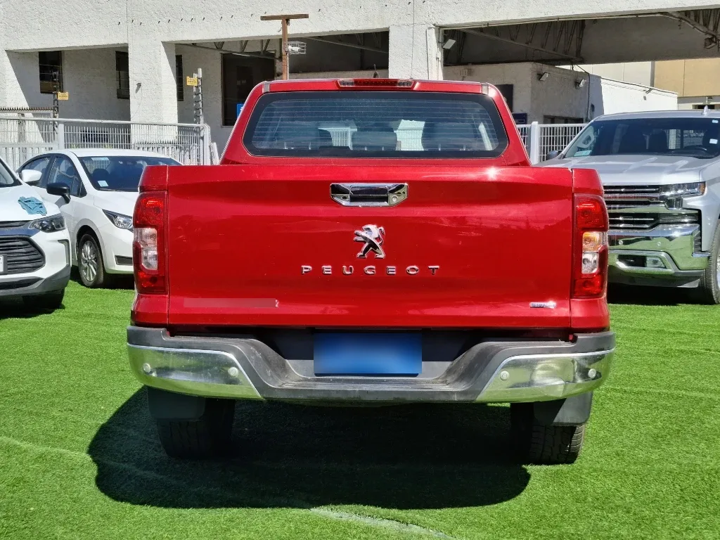 Peugeot Landtrek 2.2 Action4 Bluehdi Diesel 4x4 180hp At 4p año 2024