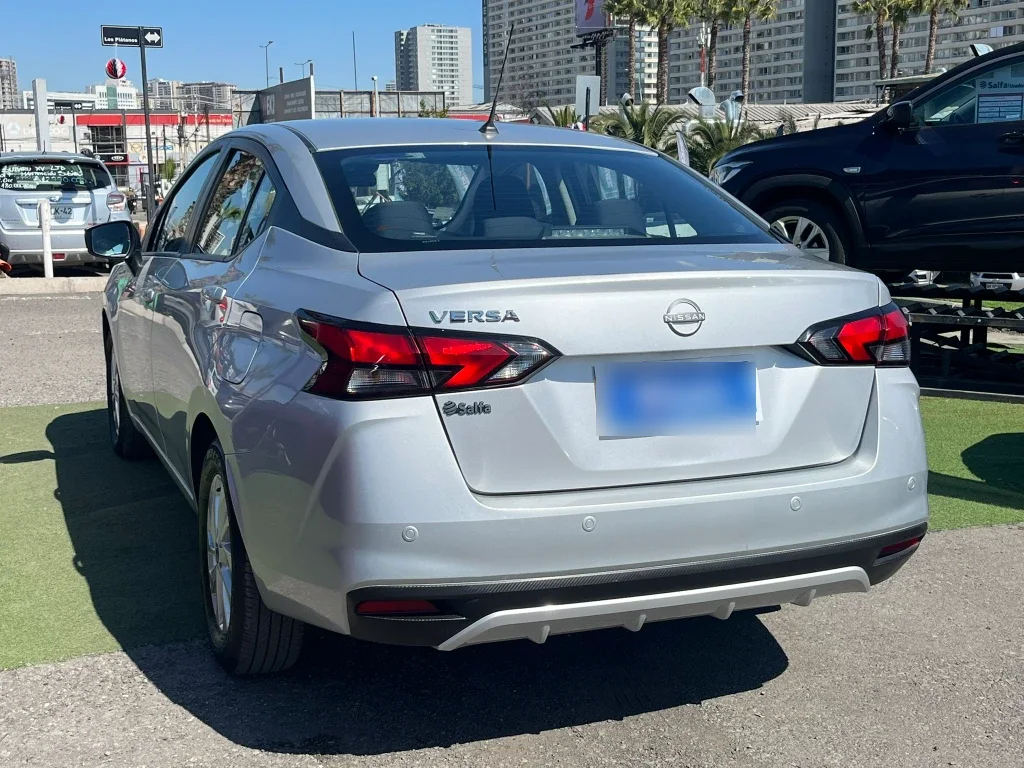 Nissan Versa 1.6 Sense 4x2 Mt 4p año 2025