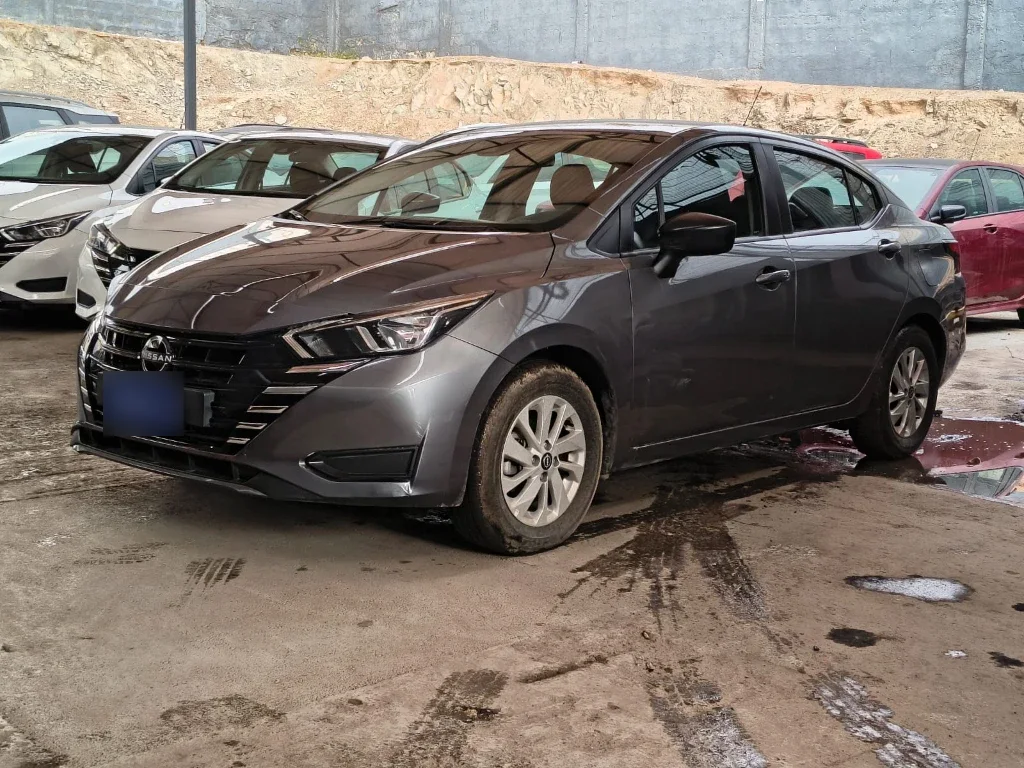 Nissan Versa 1.6 Sense 4x2 Mt 4p año 2025