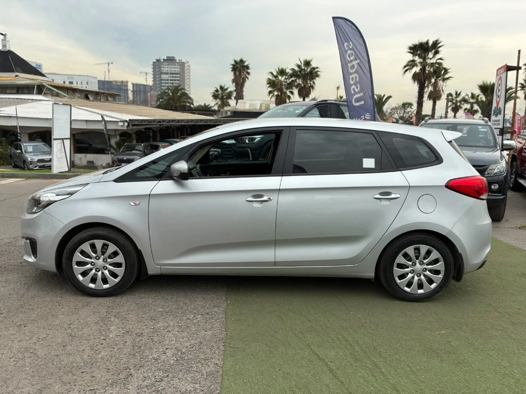 Kia Carens 2.0 Ex Dab Abs Ac Mt año 2015