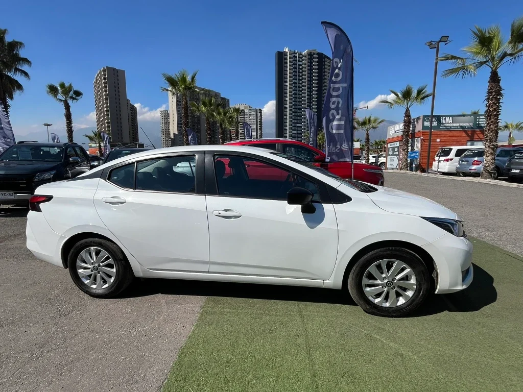 Nissan Versa 1.6 Sense 4x2 Mt 4p año 2025