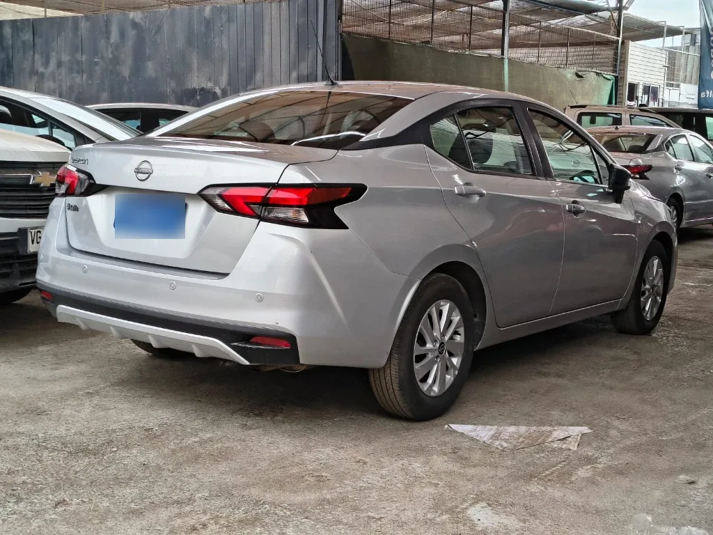 Nissan Versa 1.6 Sense 4x2 Mt 4p año 2025