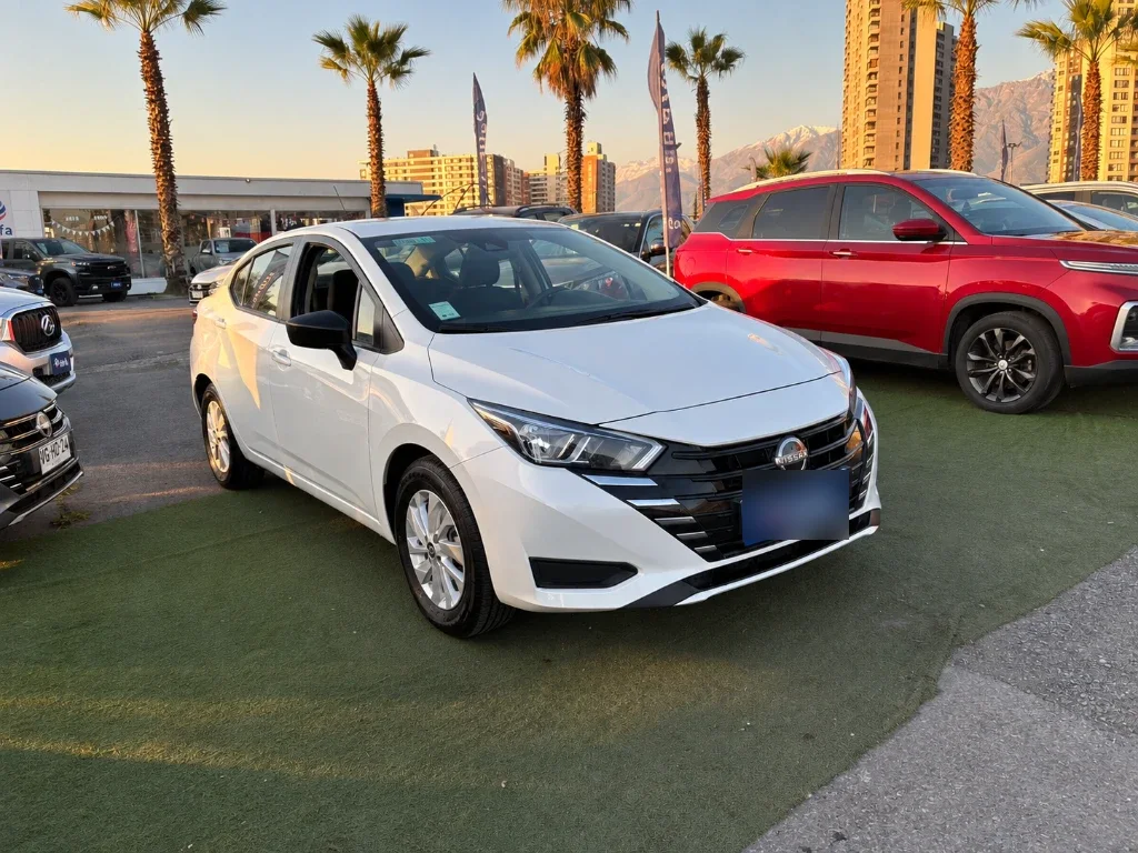 Nissan Versa 1.6 Sense 4x2 Mt 4p año 2025