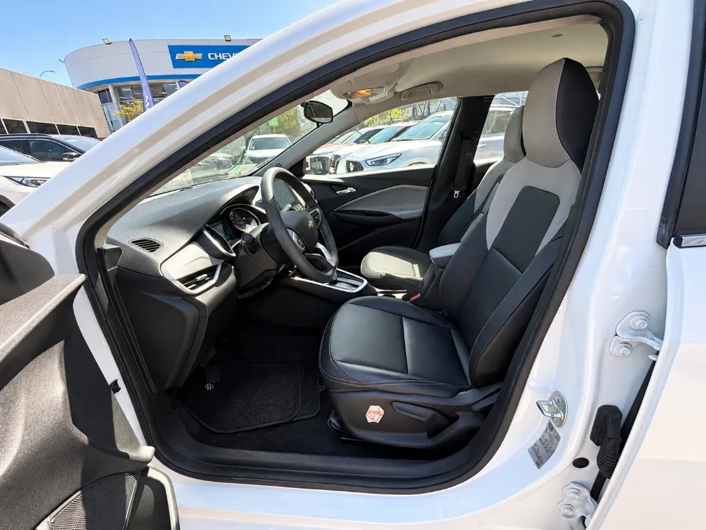 Chevrolet Onix 1.0t Premier S 4x2 Sdn At 4p año 2025
