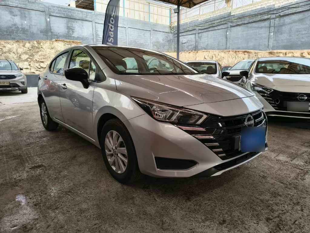 Nissan Versa 1.6 Sense 4x2 Mt 4p año 2025