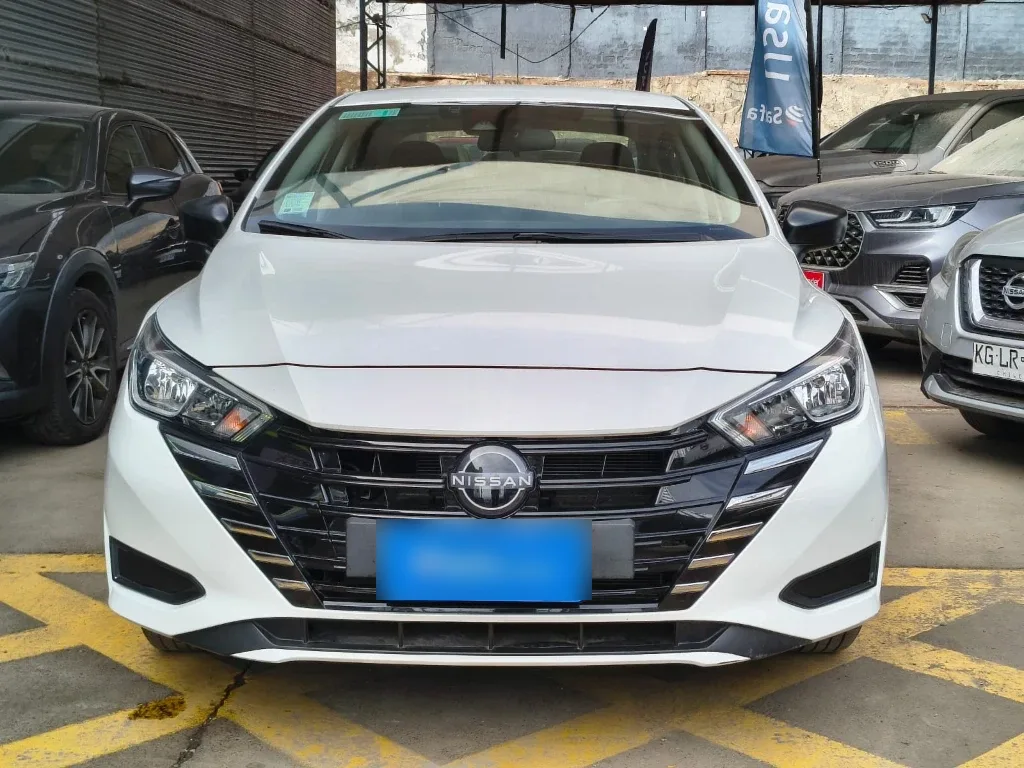 Nissan Versa 1.6 Sense 4x2 Mt 4p año 2025