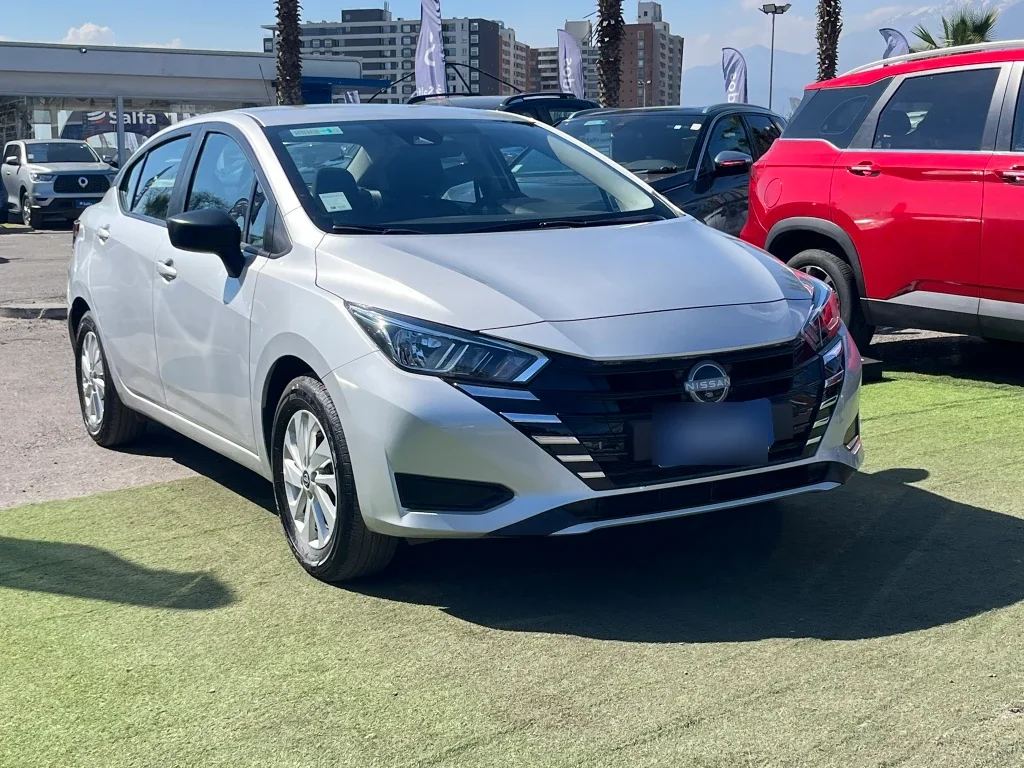 Nissan Versa 1.6 Sense 4x2 Mt 4p año 2025