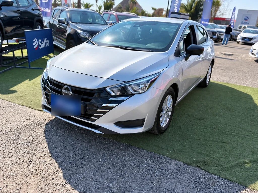 Nissan Versa 1.6 Sense 4x2 Mt 4p año 2025