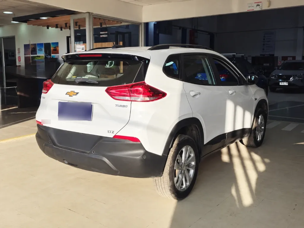Chevrolet Tracker 1.2t Ltz Fwd Mt 5p año 2022