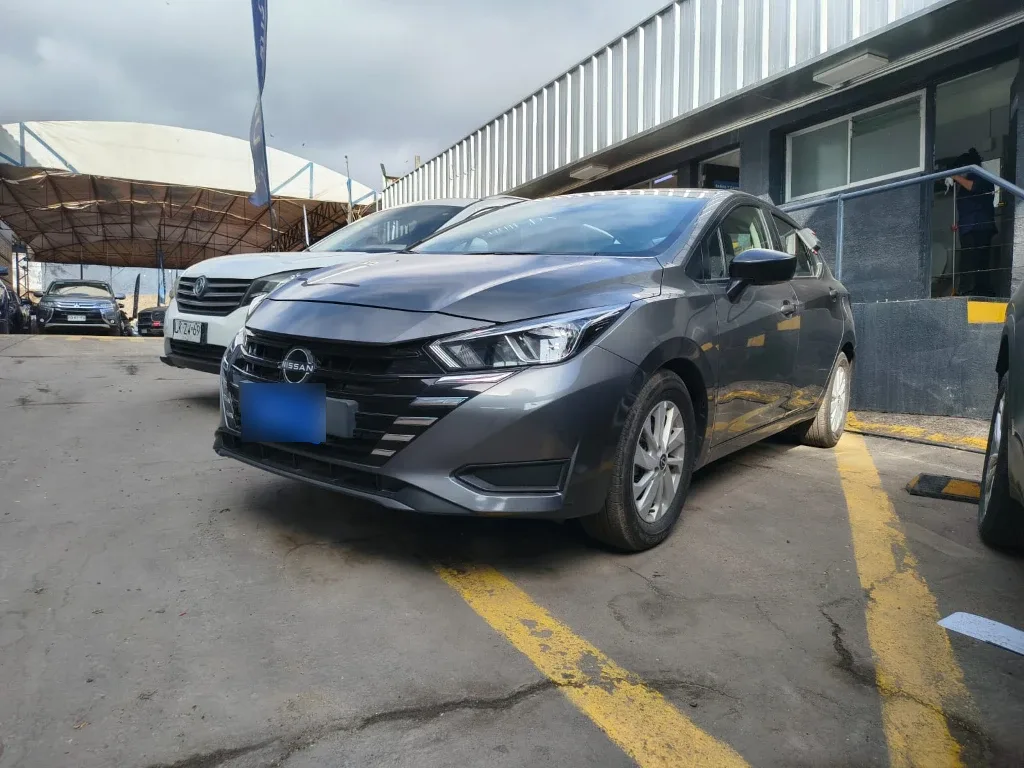 Nissan Versa 1.6 Sense 4x2 Mt 4p año 2025