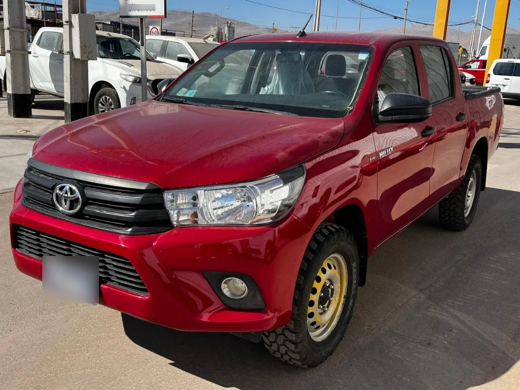 Toyota Hilux Dc 4x4 2.4 D Dx Mt año 2023