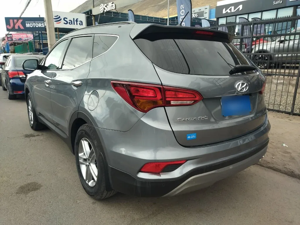 Hyundai Santa Fe 2.4 4x2 Mt 5p año 2017