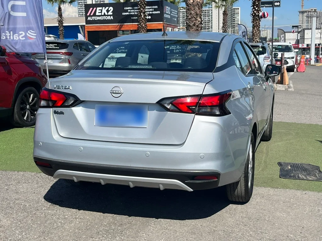 Nissan Versa 1.6 Sense 4x2 Mt 4p año 2025