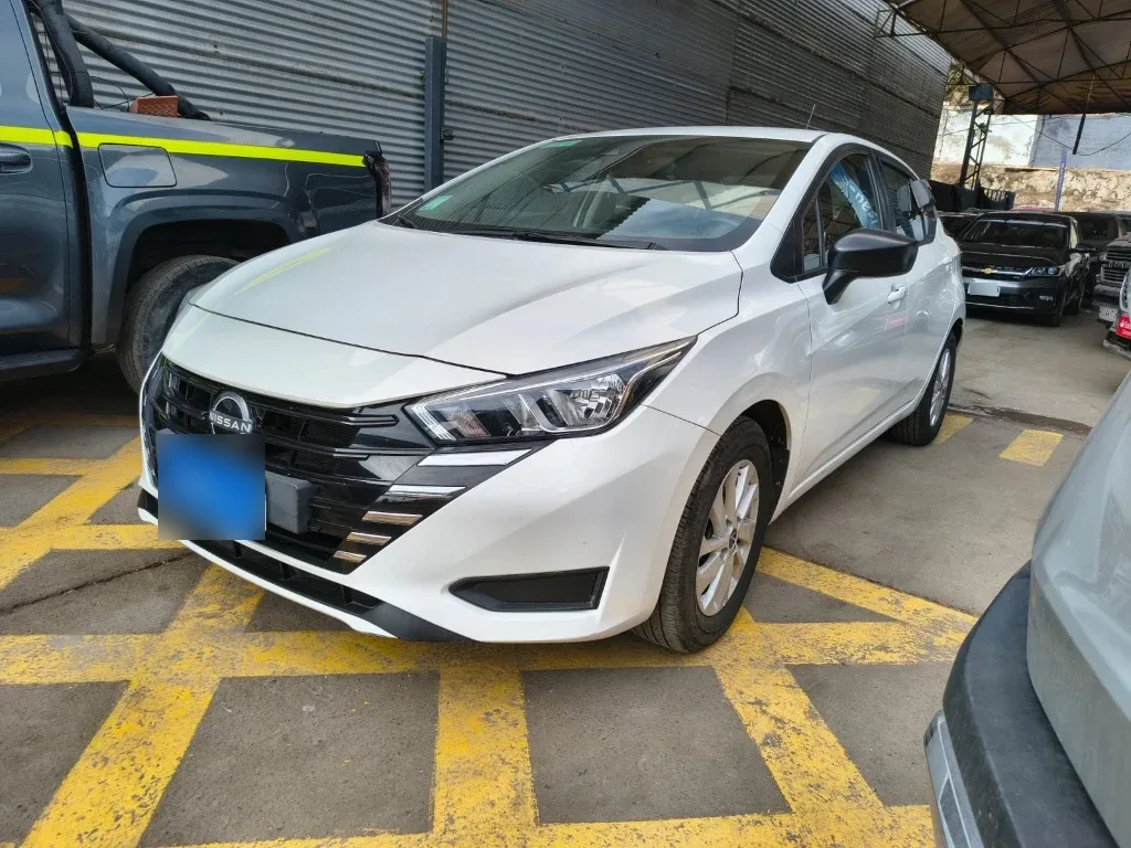 Nissan Versa 1.6 Sense 4x2 Mt 4p año 2025