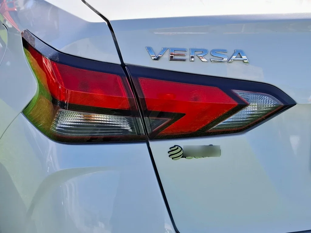 Nissan Versa 1.6 Sense 4x2 Mt 4p año 2025