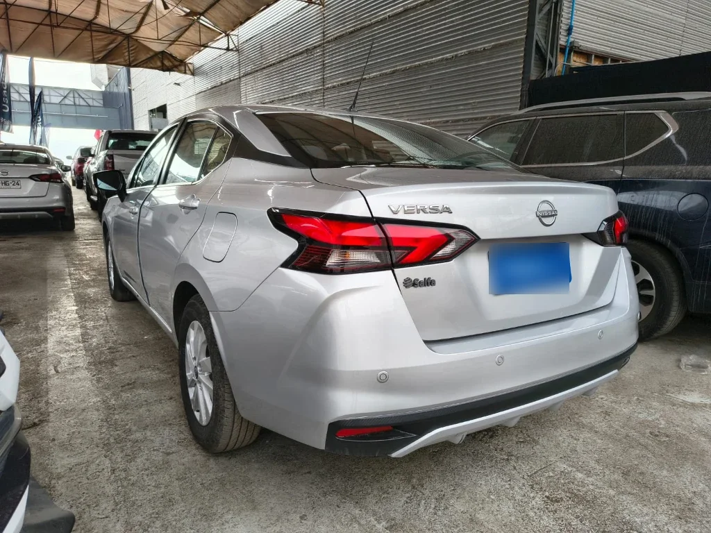 Nissan Versa 1.6 Sense 4x2 Mt 4p año 2025