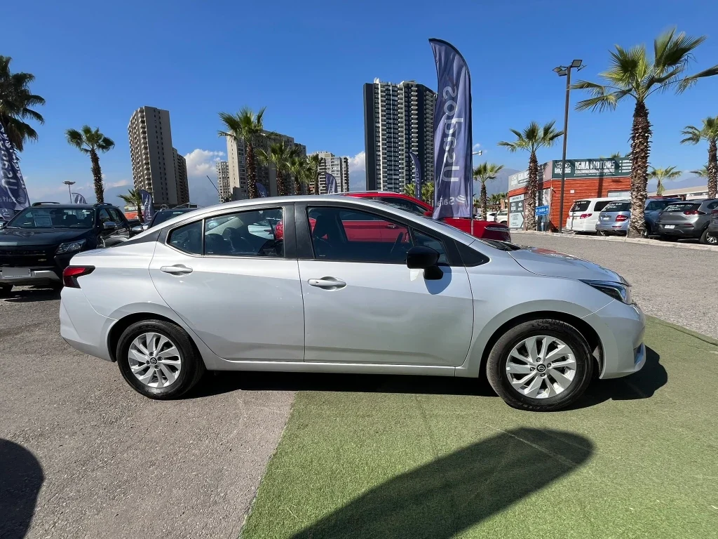Nissan Versa 1.6 Sense 4x2 Mt 4p año 2025