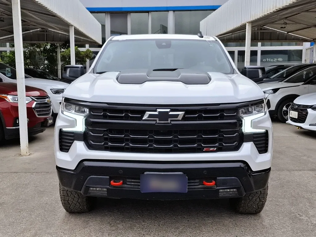 Chevrolet Silverado At10 4x4 5.3 Aut (c) año 2025