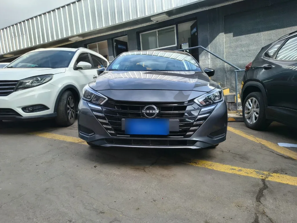 Nissan Versa 1.6 Sense 4x2 Mt 4p año 2025