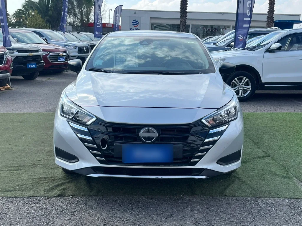 Nissan Versa 1.6 Sense 4x2 Mt 4p año 2025