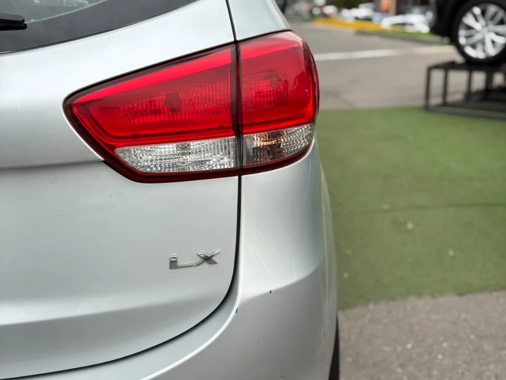 Kia Carens 2.0 Ex Dab Abs Ac Mt año 2015
