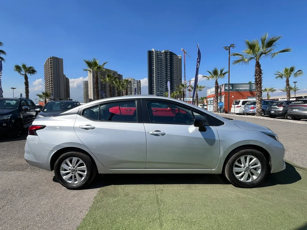 Nissan Versa 1.6 Sense 4x2 Mt 4p año 2025