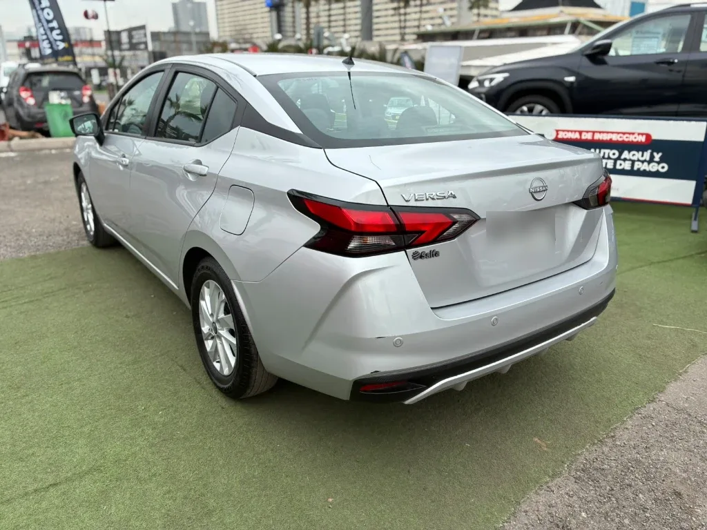 Nissan Versa 1.6 Sense 4x2 Mt 4p año 2025