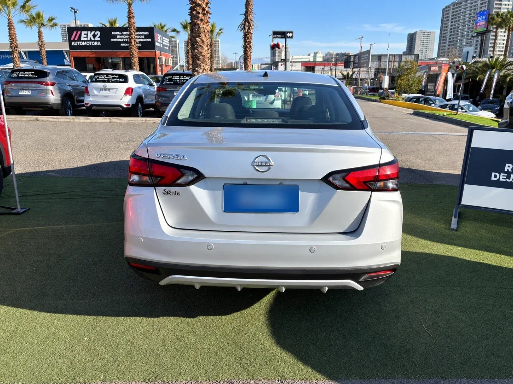 Nissan Versa 1.6 Sense 4x2 Mt 4p año 2025