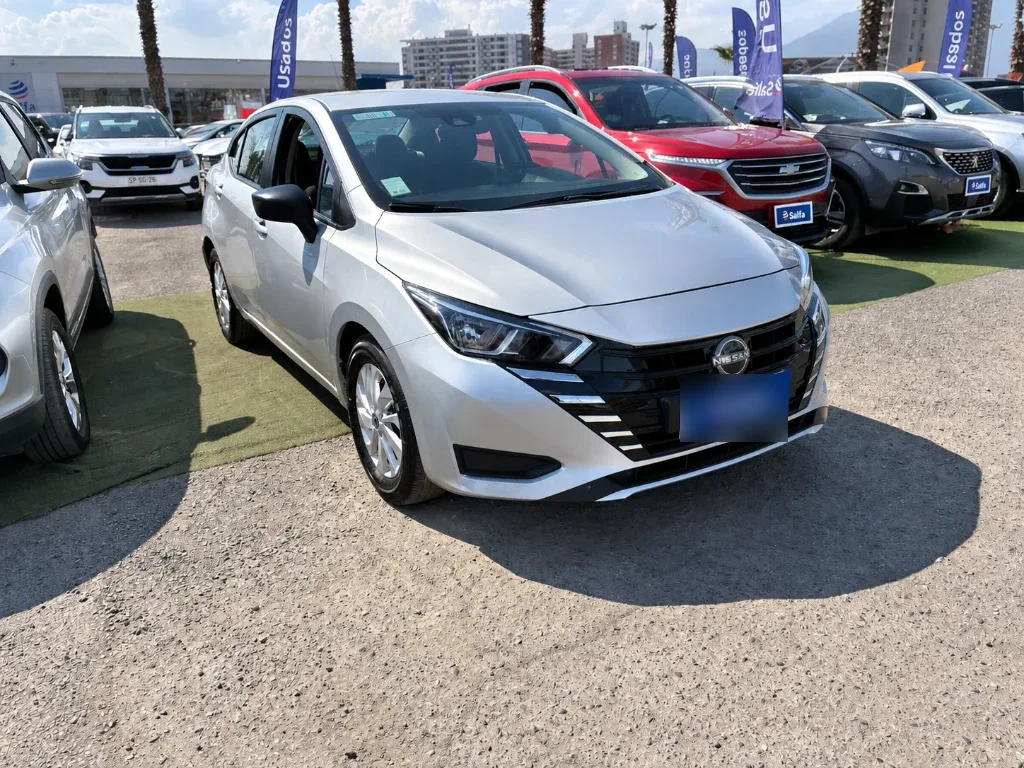 Nissan Versa 1.6 Sense 4x2 Mt 4p año 2025