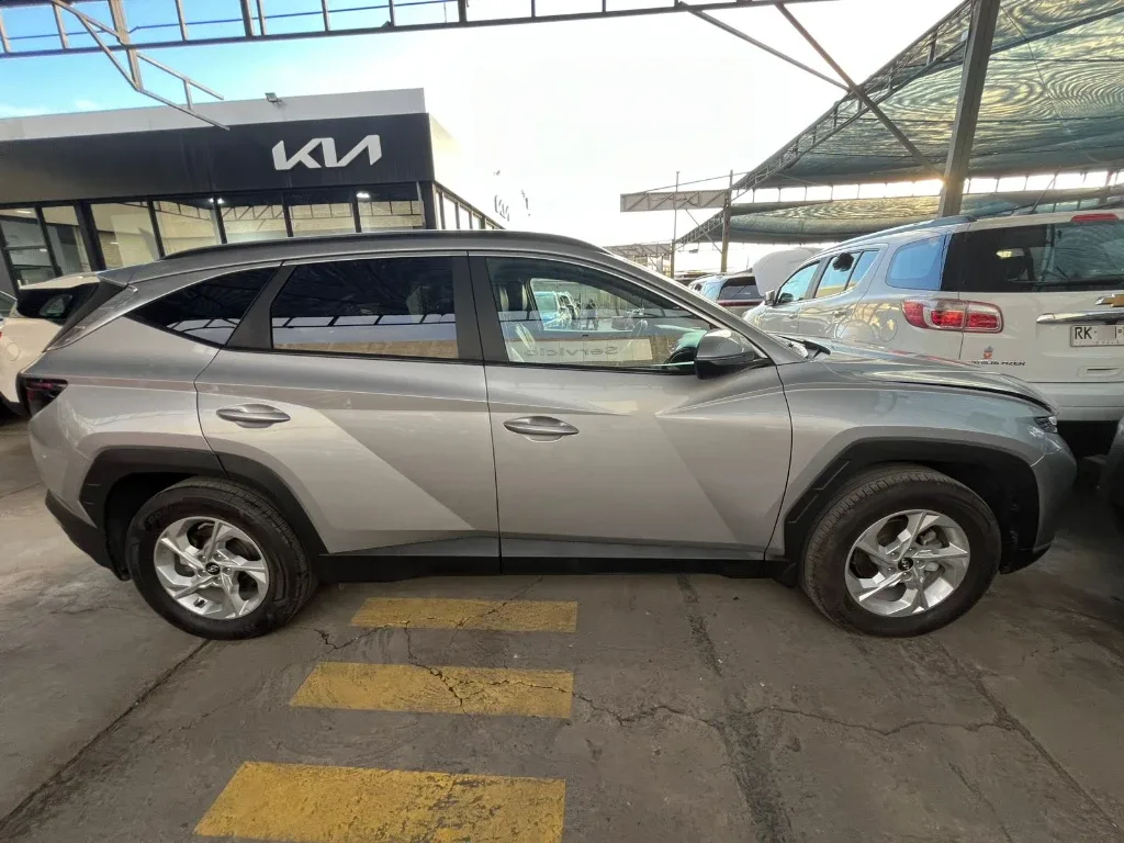 Hyundai Tucson 2.0 Nx4 Plus 4x2 At 5p año 2023