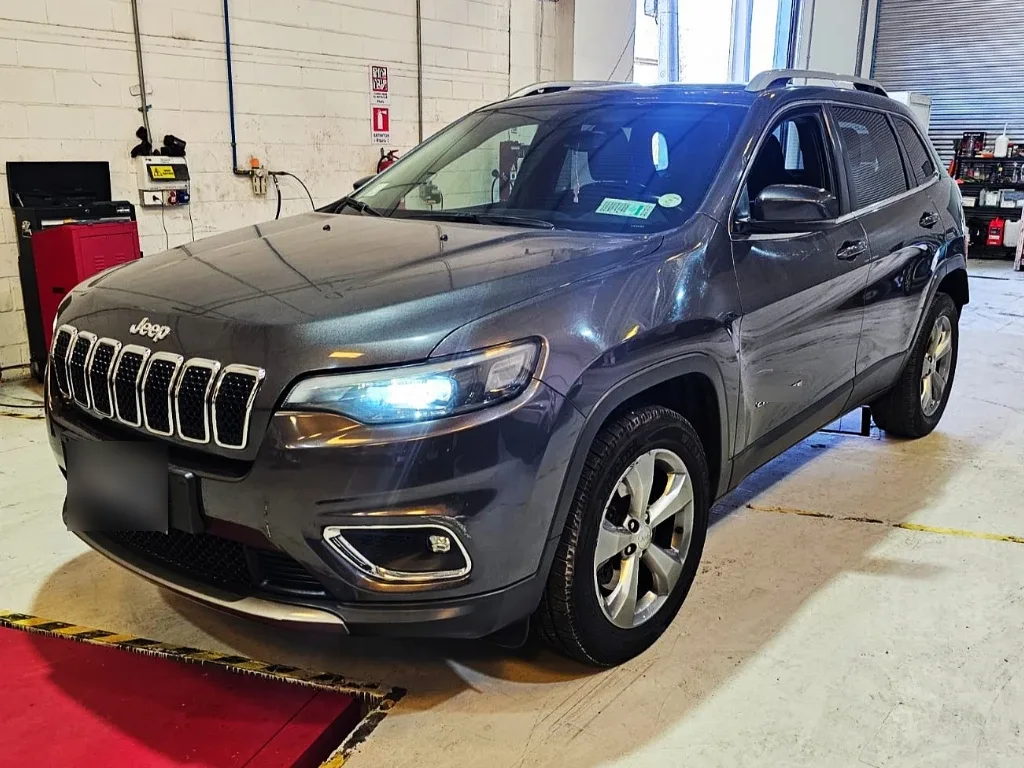 Jeep Cherokee 3.2 Limited 4x4 At 5p año 2019