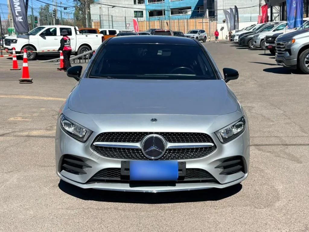 Mercedes-Benz A 200 1.3 Amg Line 4x2 Sedan At 4p año 2023