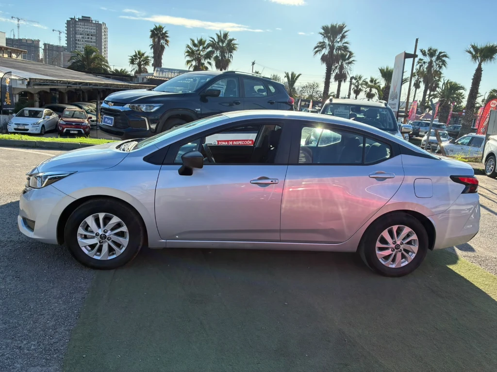Nissan Versa 1.6 Sense 4x2 Mt 4p año 2025