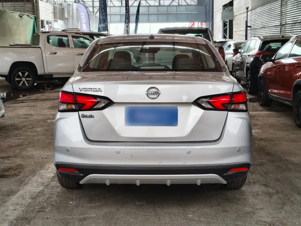 Nissan Versa 1.6 Sense 4x2 Mt 4p año 2025