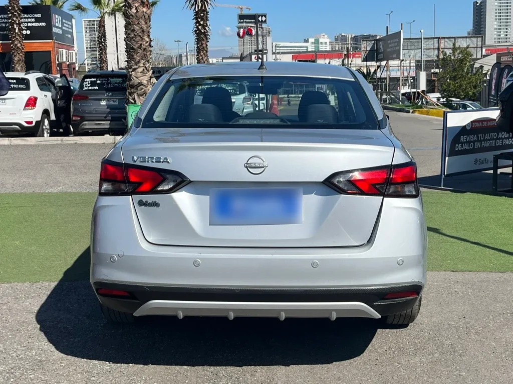 Nissan Versa 1.6 Sense 4x2 Mt 4p año 2025