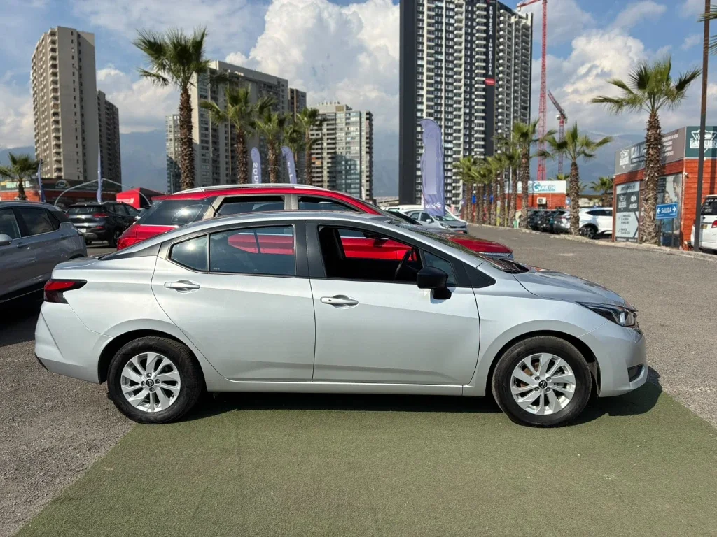 Nissan Versa 1.6 Sense 4x2 Mt 4p año 2025