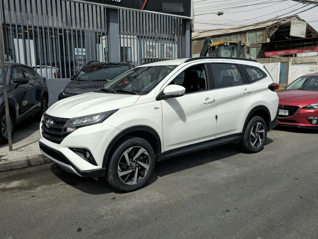 Toyota Rush 1.5 Xei 4x2 Mt 5p año 2023