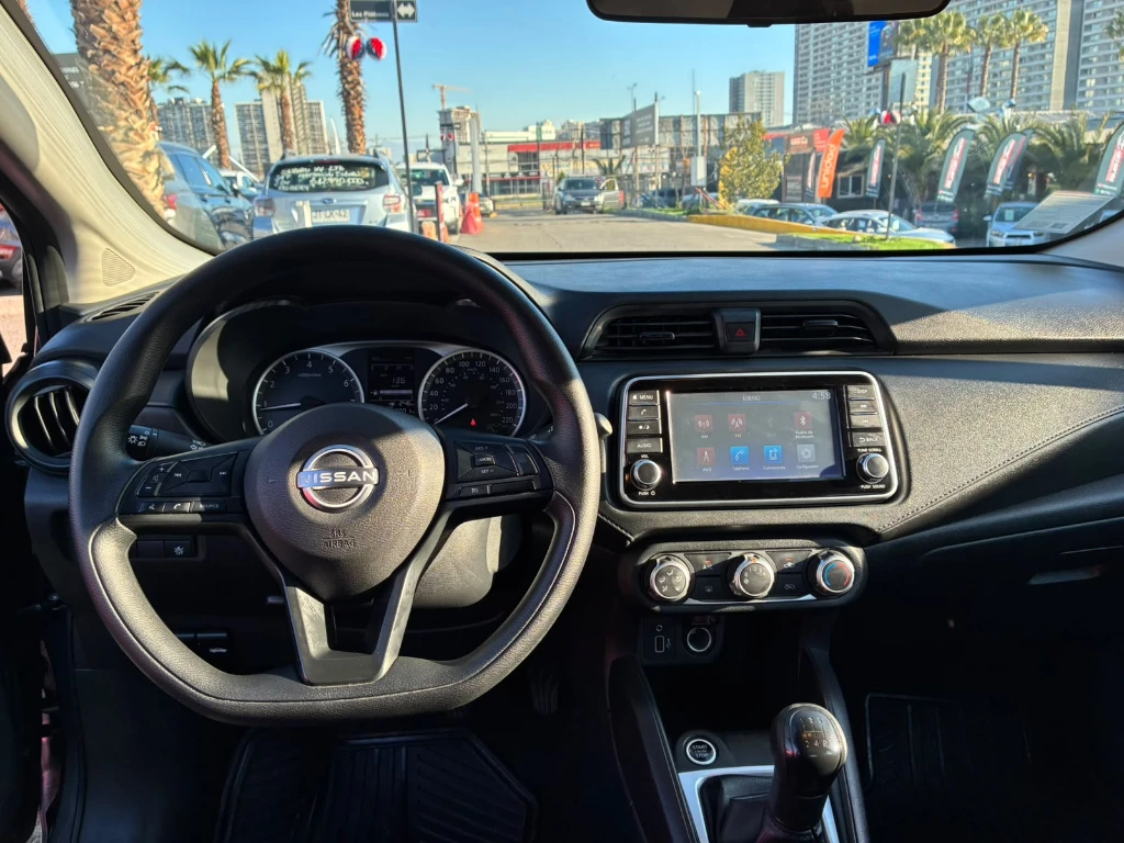 Nissan Versa 1.6 Sense 4x2 Mt 4p año 2025
