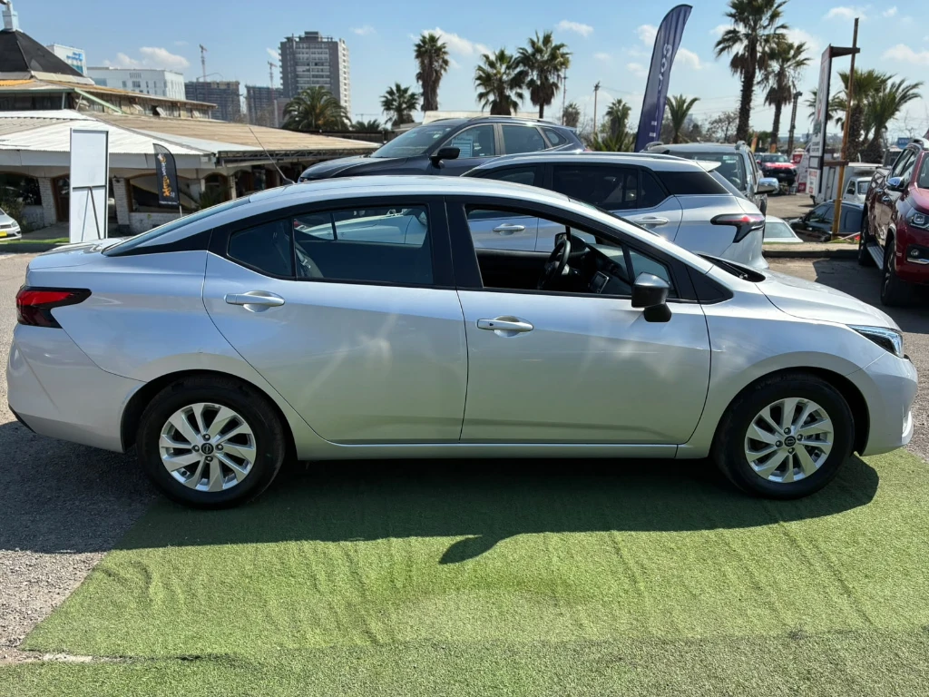 Nissan Versa 1.6 Sense 4x2 Mt 4p año 2025