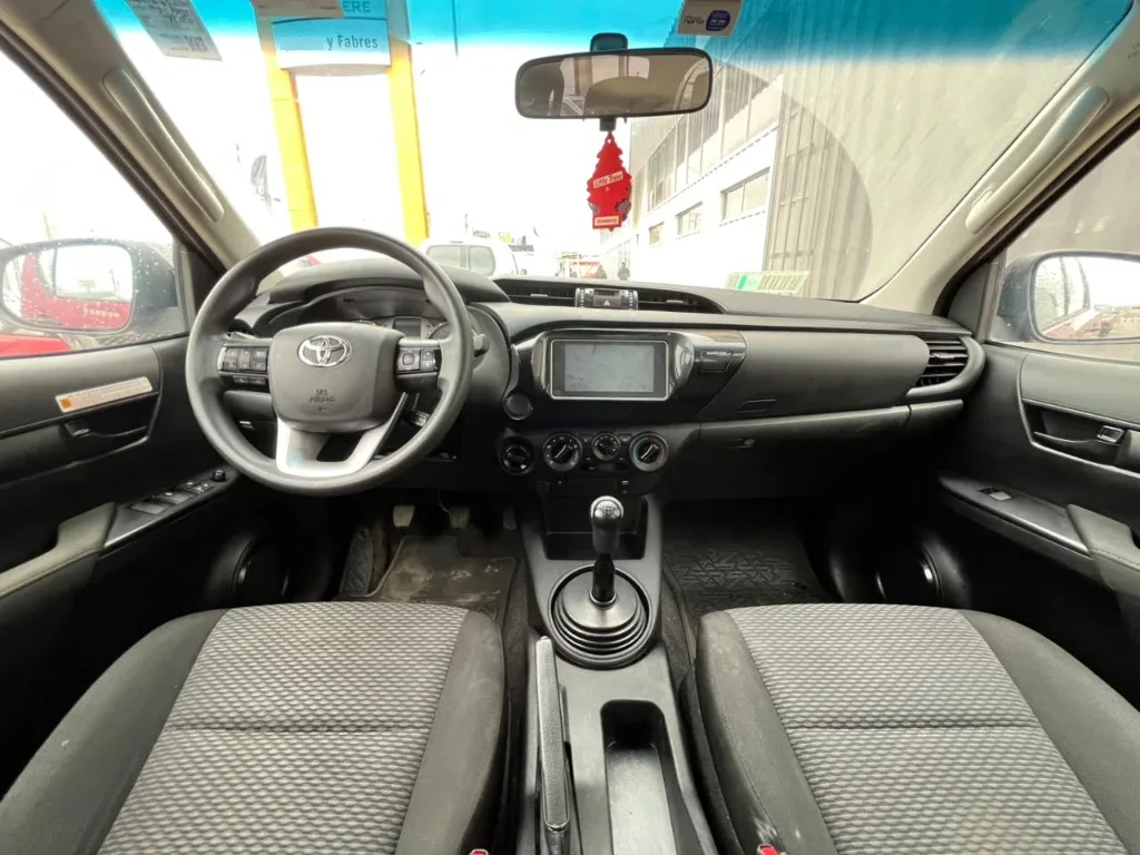 Toyota Hilux Dc 4x4 2.4 D Dx Mt año 2024