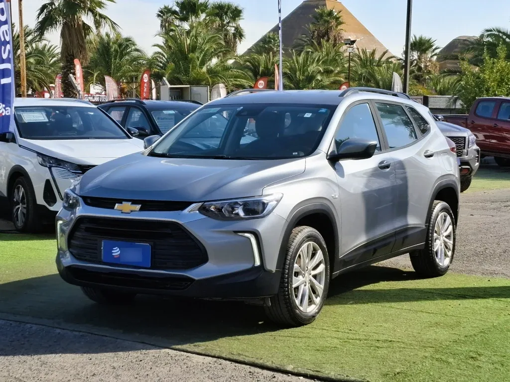 Chevrolet Tracker 1.2t Ltz R 4x2 At 5p año 2025