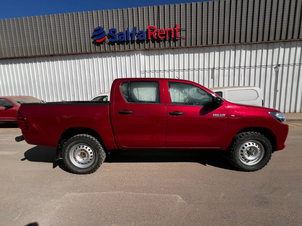 Toyota Hilux Dc 4x4 2.4 D Dx Mt año 2023