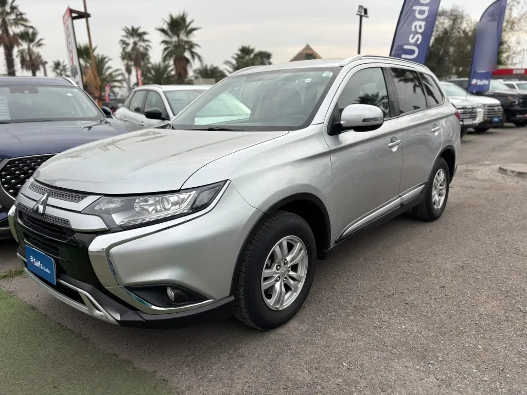 Mitsubishi Outlander 2.0 4x2 Mt 5p año 2021