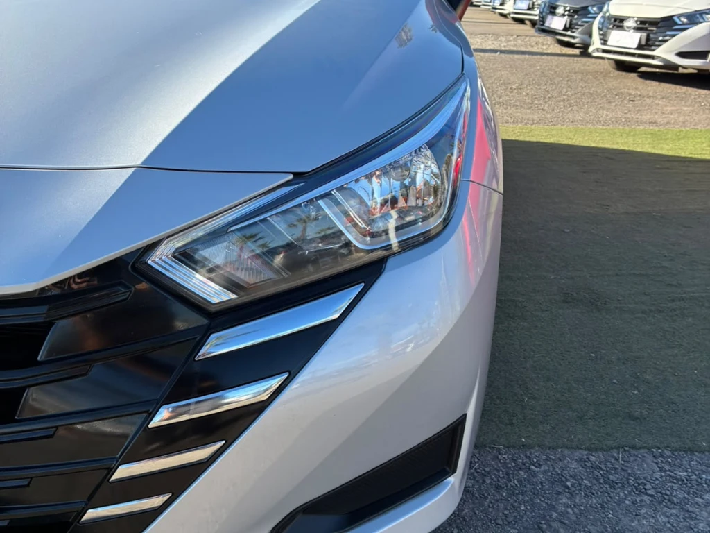 Nissan Versa 1.6 Sense 4x2 Mt 4p año 2025