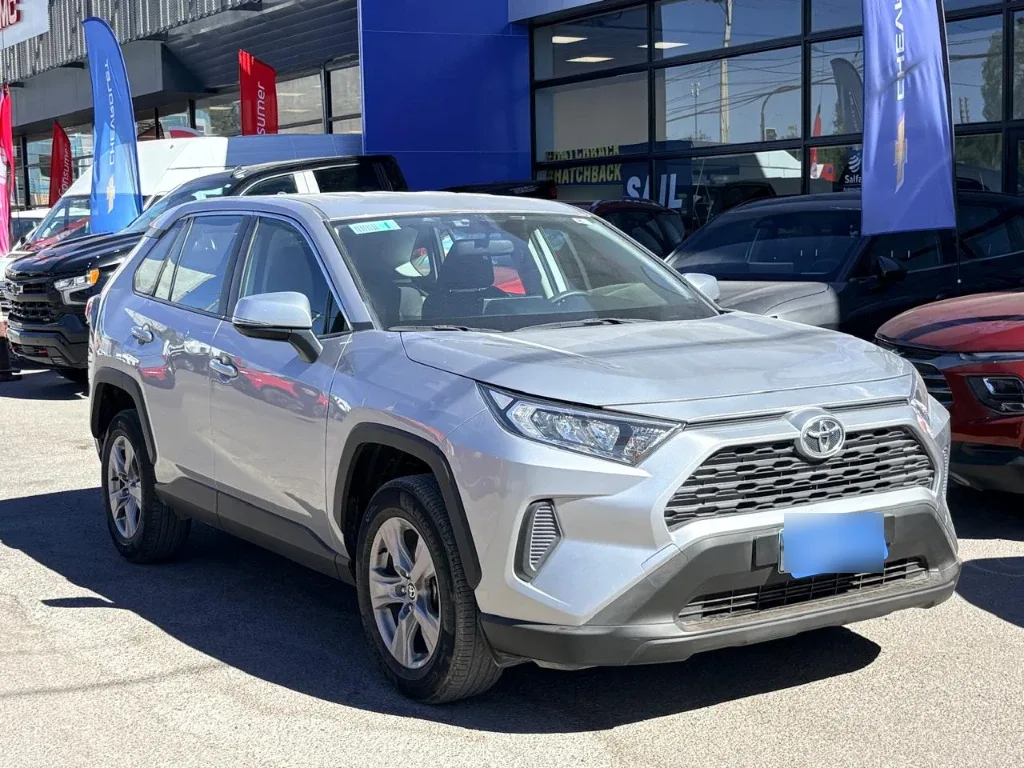 Toyota Rav4 2.0 Le 4x2 Cvt At 5p año 2023