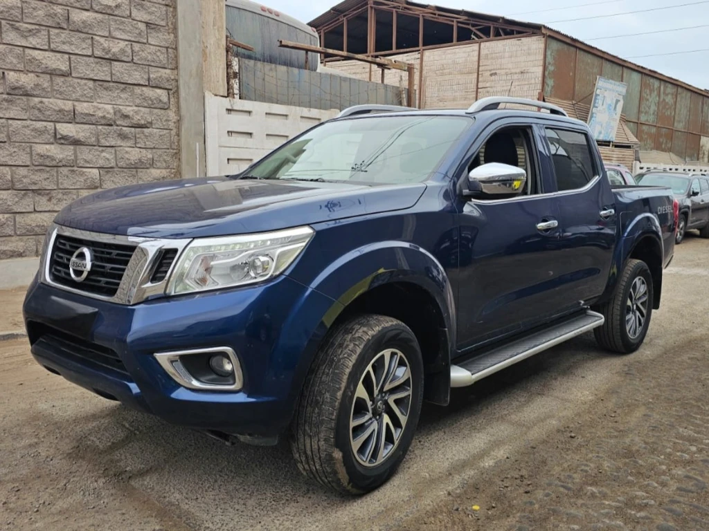 Nissan Np300 2.3 Le Diesel 4wd Dob.cab. At 4p año 2018