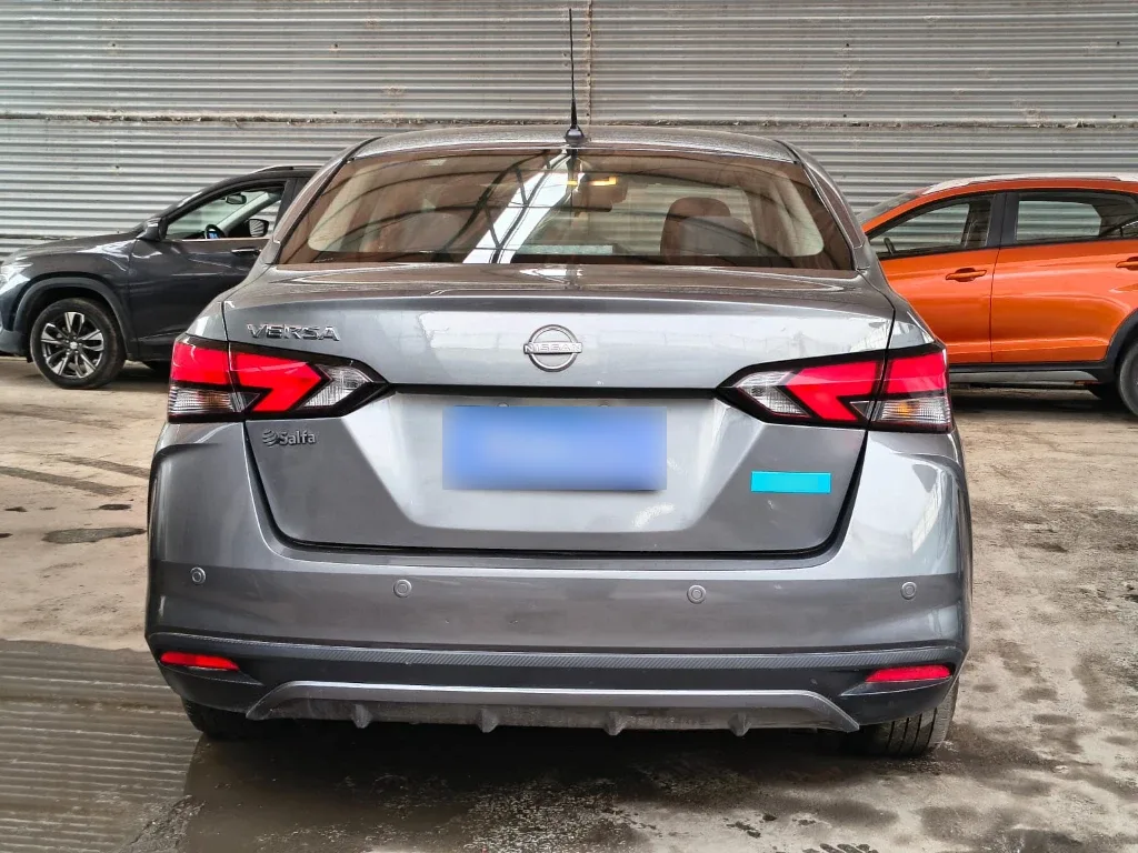 Nissan Versa 1.6 Sense 4x2 Mt 4p año 2025