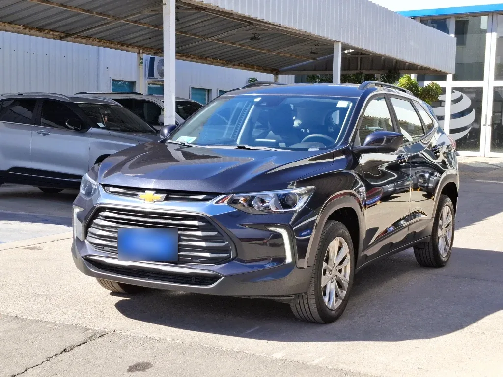 Chevrolet Tracker 1.2t Ltz R 4x2 At 5p año 2025