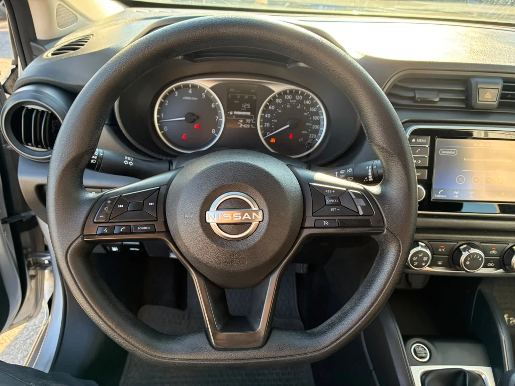 Nissan Versa 1.6 Sense 4x2 Mt 4p año 2025